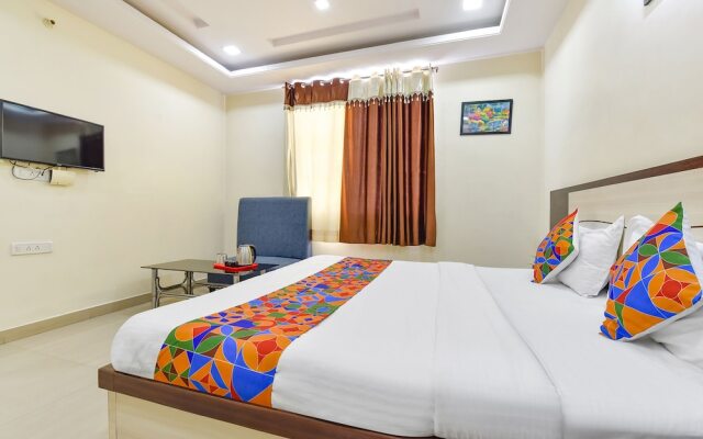 Pink Palace by FabHotel