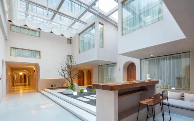 Nayun Xingkongsu Hotel