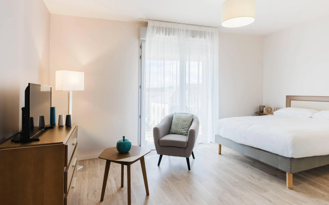 Quality Suites Dinan