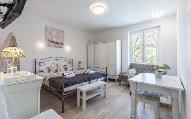 Apartments and Room Poesia