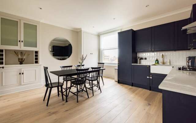 The Clapham Chambers - Stunning & Bright 3BDR Flat with Terrace