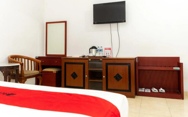 RedDoorz Plus Syariah near Java Supermall Semarang 2