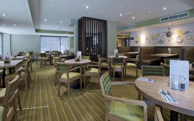 Premier Inn Edinburgh City Centre(York Place)