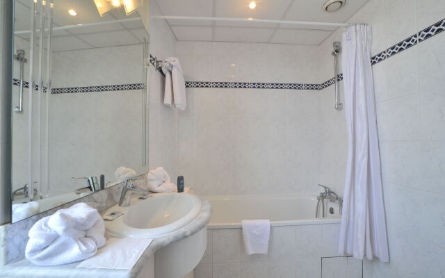 BRIT HOTEL CONFORT NEVERS Centre Gare