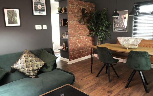 Time is Now! Beautiful Apartment in York