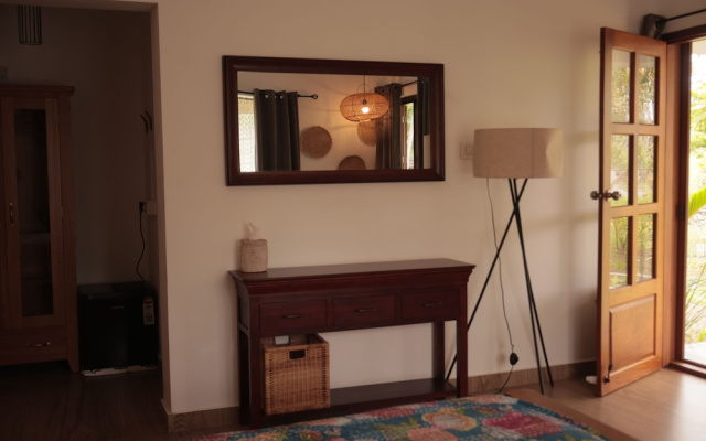 ELIVAAS Palliath House-1-Room