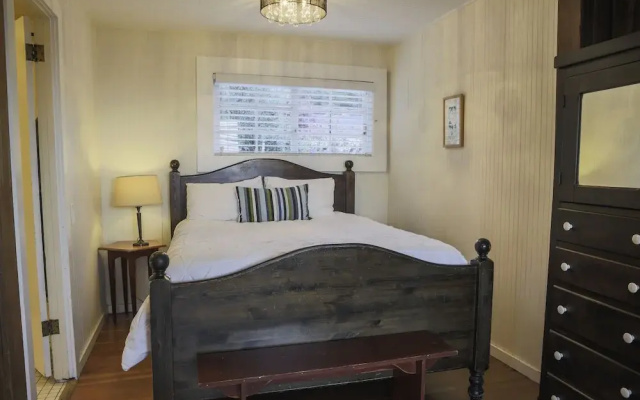The Inn at Schoolhouse Creek