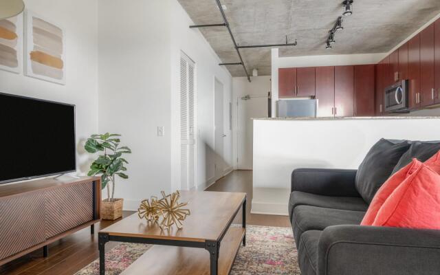 Chicago | Breathtaking Studio South Loop Apartment
