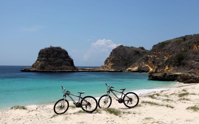 Jeeva Beloam Beach Camp