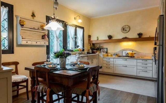 Deluxe Charming Florentine VILLA in the City. PLUS