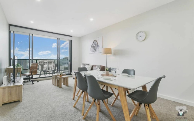 Parramatta CBD Luxury 2 Bed APT + Parking Npa011