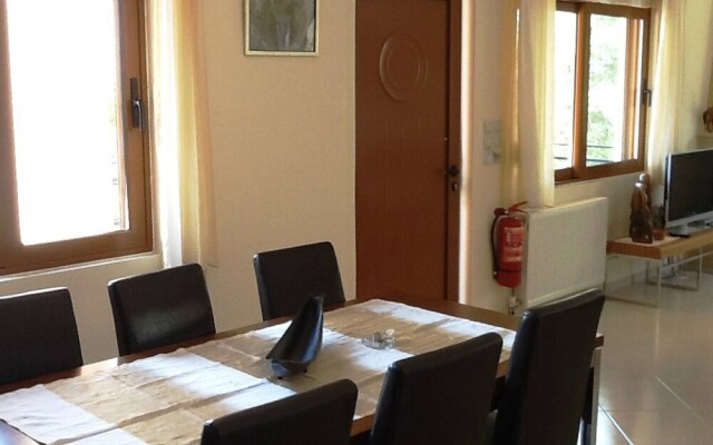 Villa Stefanos, Sea View, Private Pool, Near Sea