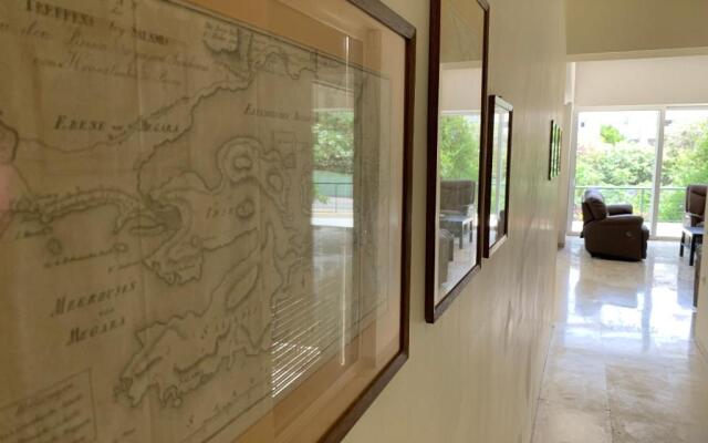 OASIS Exclusive Apartment @ Athenian Riviera