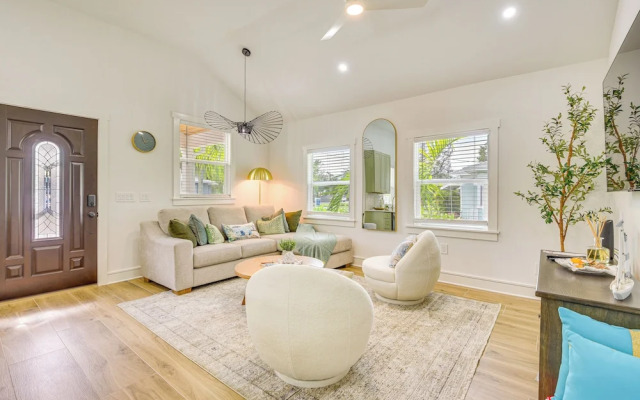 Heated Pool, Mini Golf & Cabana: Bradenton Retreat