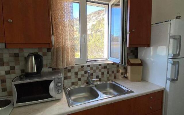 Giannis-Kleopatra House 1