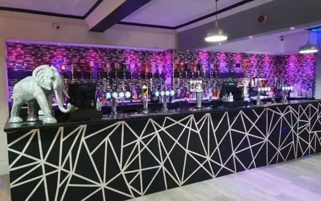 South Beach Kings Promenade Hotel