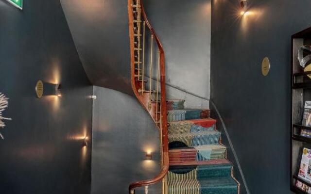 Hôtel Corneille - Entrée autonome, réception en ligne -Encore Mieux