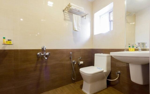 Fabhotel Sholas Residency I