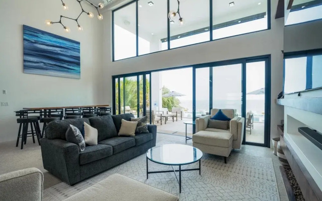 Spacious 4-bed Villa in Placencia Village w Pool