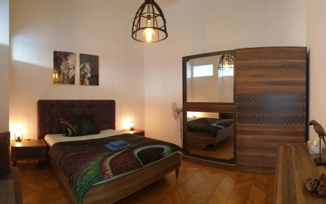 Sunny and spacious apartment near city centre