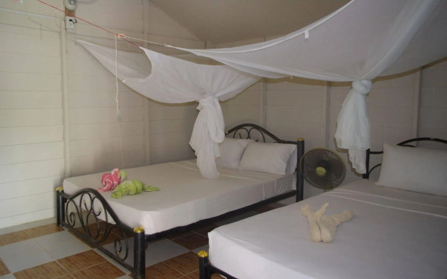 Thai House Beach Resort