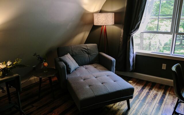 The Old Catskill Game Farm Inn