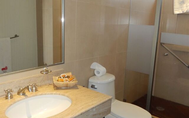 Roma, Suites & Business Center