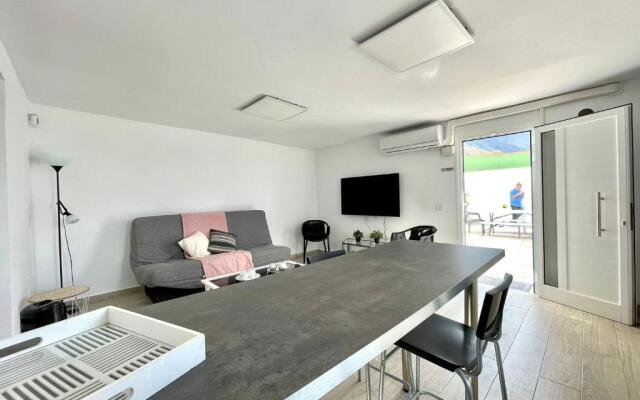 Two-Bedroom House 5, FreeWifi, AC, BBQ, Mountain View