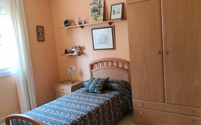 Villa familiar buhardilla piscina y BBQ