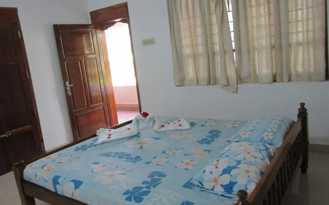 M R Beach & Cottages