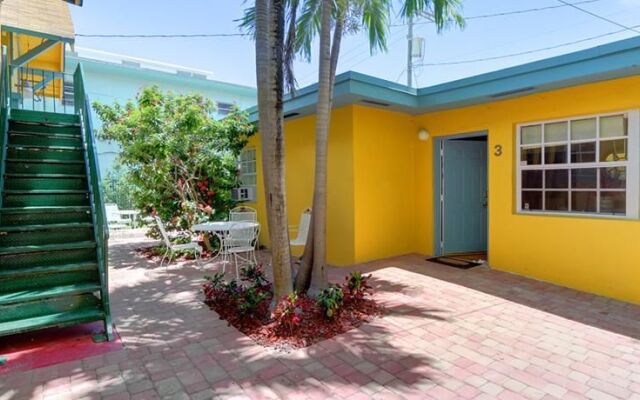 927 Jefferson Suites