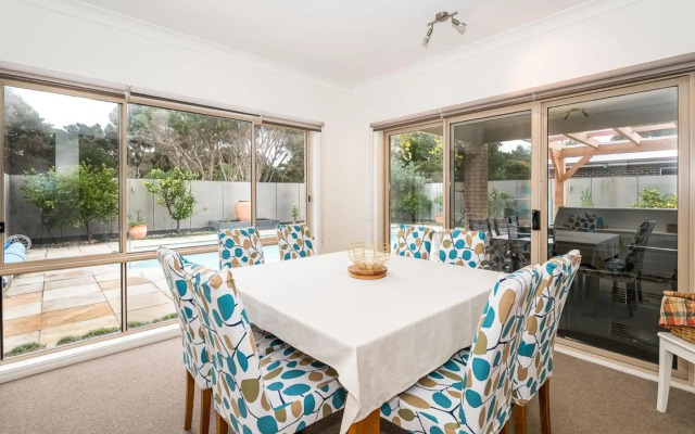 COASTAL VILLA ON BEACHCOMBER NETFLIX Surf Side