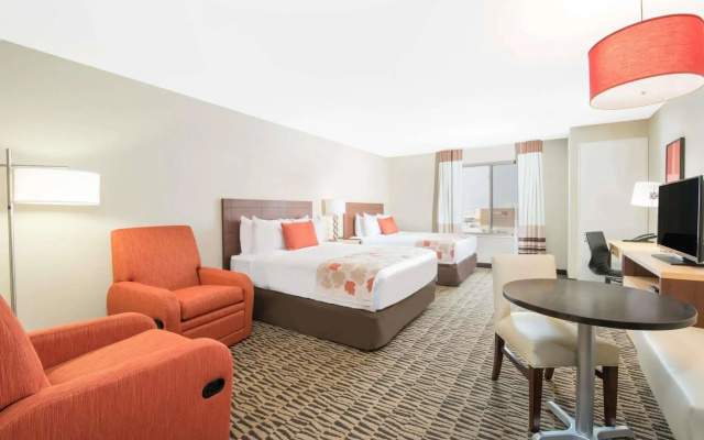 Hawthorn Suites by Wyndham Fargo