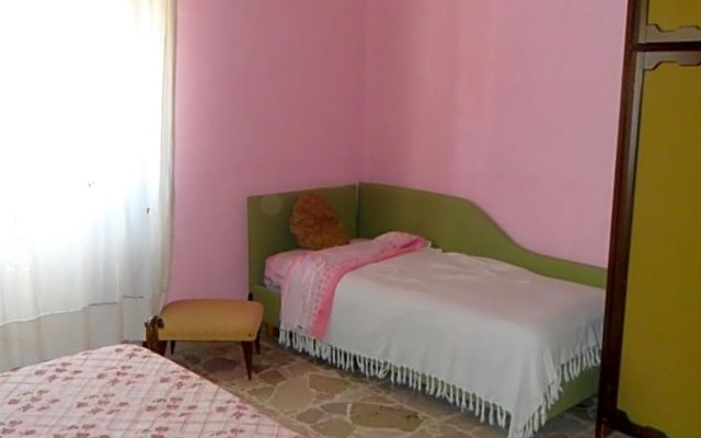 B&B PinkHouse