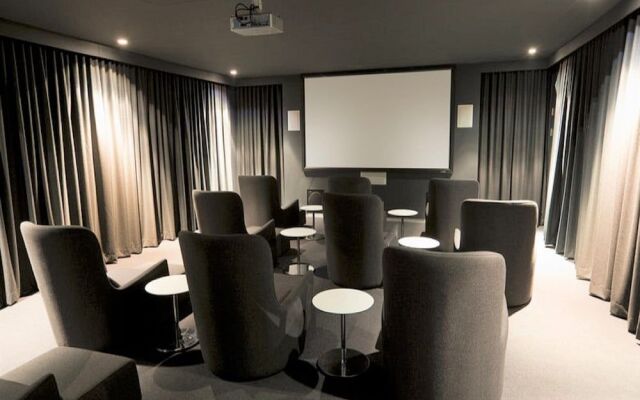 Circle on Cavill - Holidays Gold coast