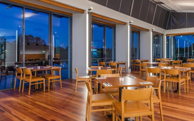 Best Western Plus North Lakes Hotel
