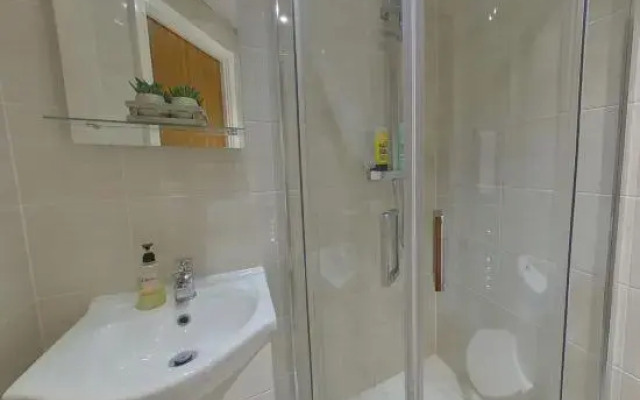 CovStays – Victoria House - Deluxe Studios in Coventry City Centre