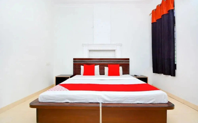 Corner House By OYO Rooms