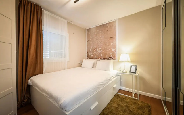 Boutique 1BR Apt with parking