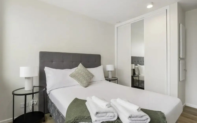 Brand New Retreat  Halfmoon Bay-Netflix