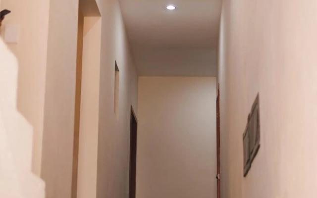 La Lola Hotel & Suites