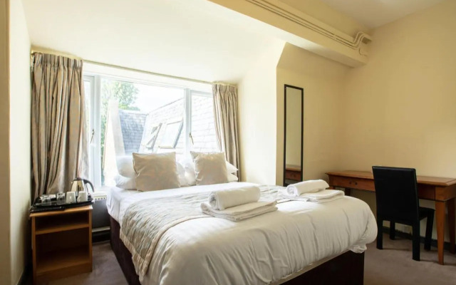 Bluebird Hotel