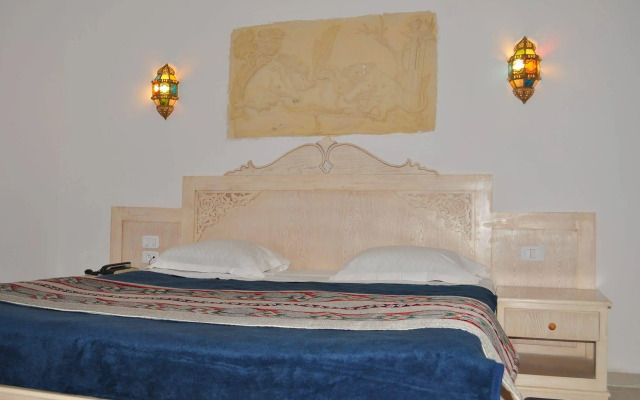 Zodiac Hotel