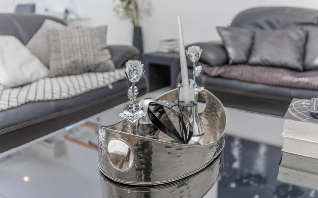 Appartement à 700m gare centrale/plage