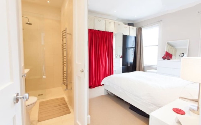 Private Apartment Earl's Court