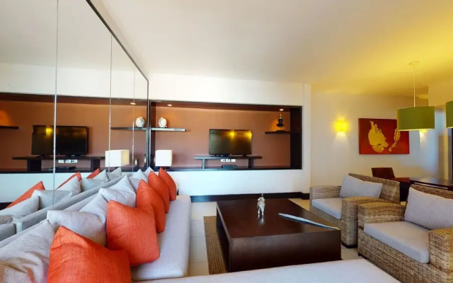 Aldea Thai 221 By Lockey