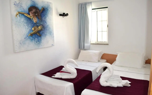 Townhouse 700m from Sao Rafael Beach