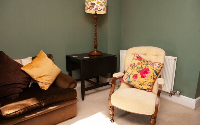 3 Bedroom House In Bath With Garden