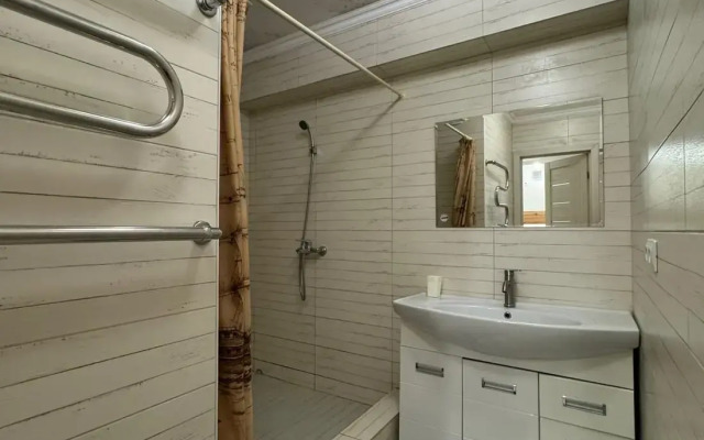 Apartments on Urozhnaya street 71/1k4