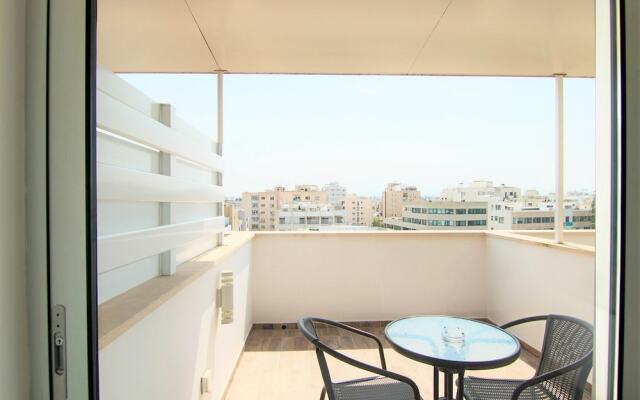 Phaedrus Living Luxury Suite Nicosia 508